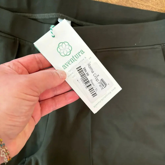 Aventura Clothing Roma Crop Pant XL - Picture 8 of 9